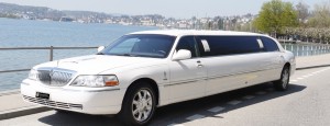 weisse Stretchlimousine