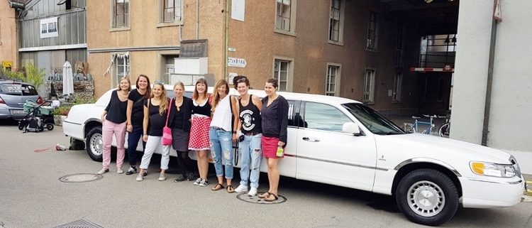 Limousine nach Basel für das Polterabendteam