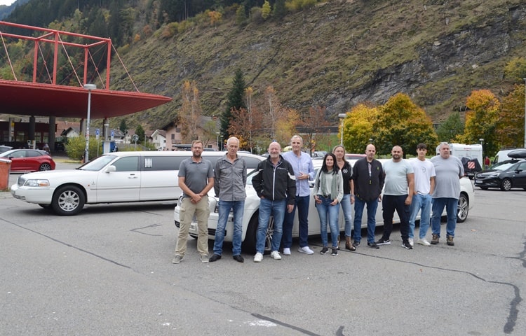 2-stretchlimousinen-ins-tessin-mit-unserem-team