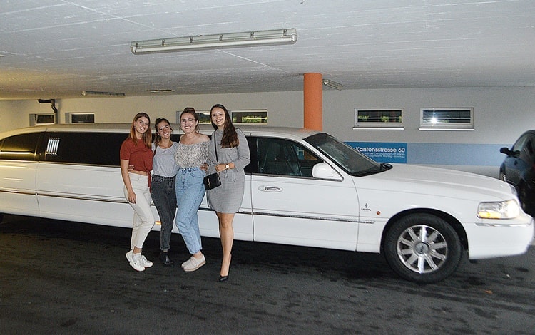 adrianas-feier-in-der-stretchlimousine