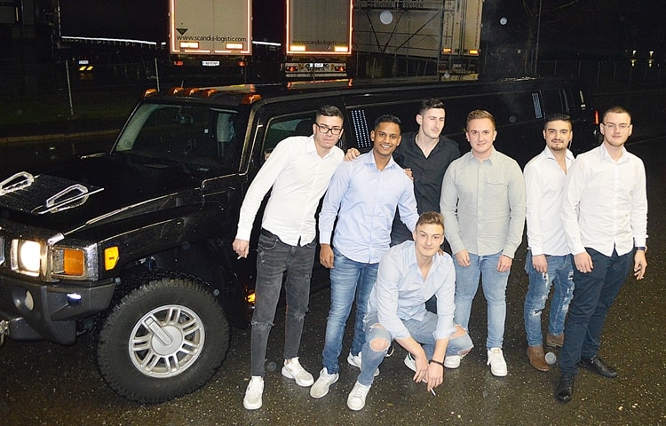 anunjans-hummer-stretchlimo-fahrt
