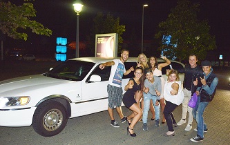 corina-faehrt-limo