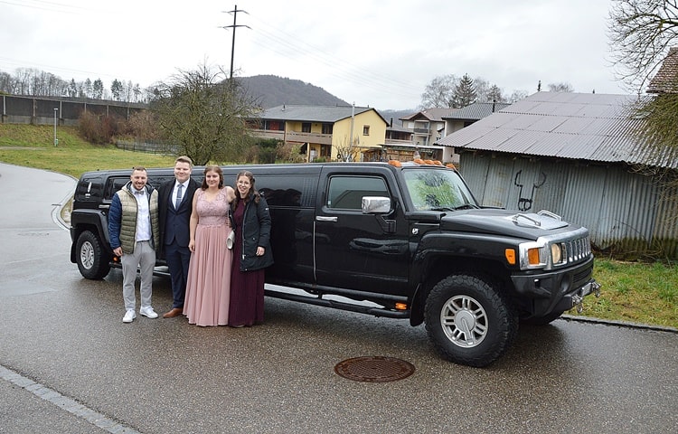 fabian-und-lenas-hochzeit-limousine