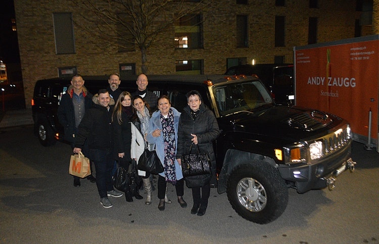 fantastiche-hummer-limo-fahrt-in-zuerich