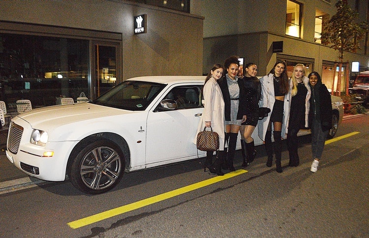 halime-und-lauras-geburtstag-limousine