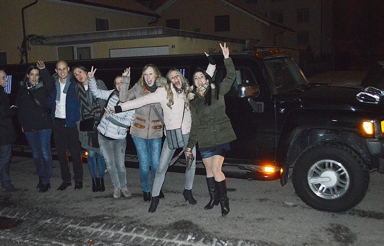hummer-limo-fuer-karins-geburi