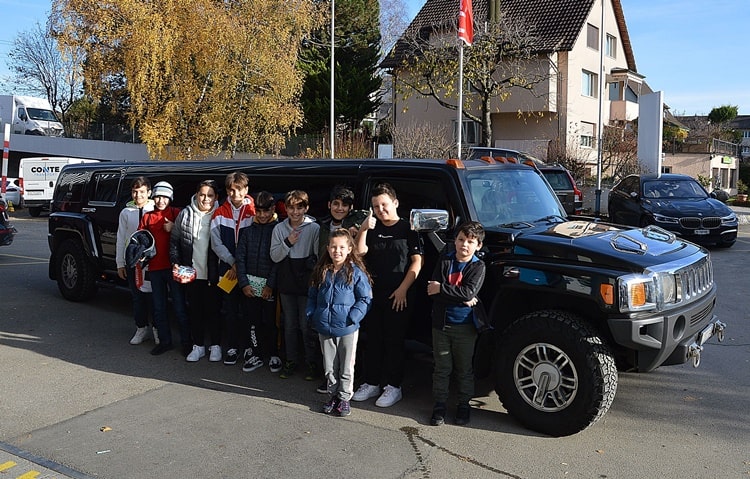 hummer-limo-kinder-geburtstag-nach-duebendorf