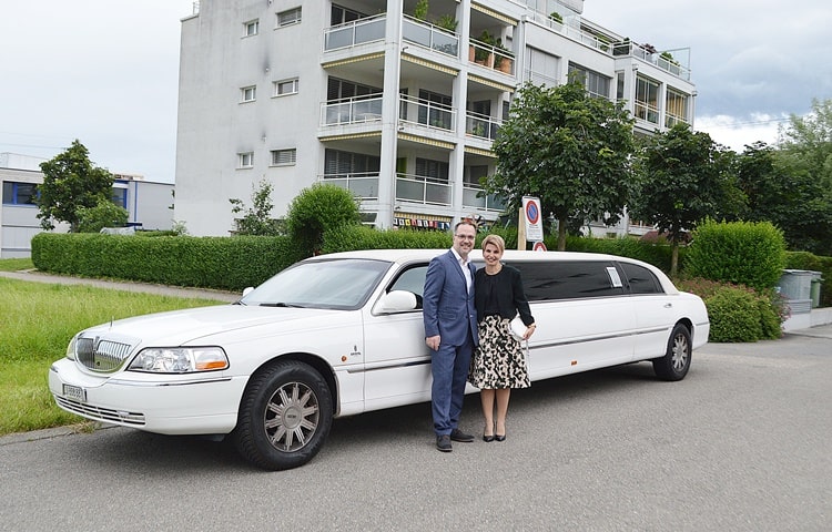 irene-domenicos-hochzeitstag-mit-der-limousine