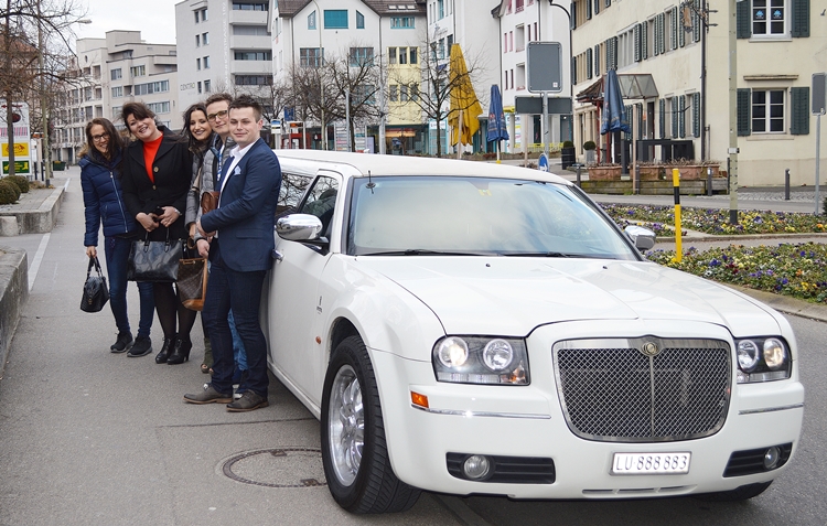 jakubs-party-limousine