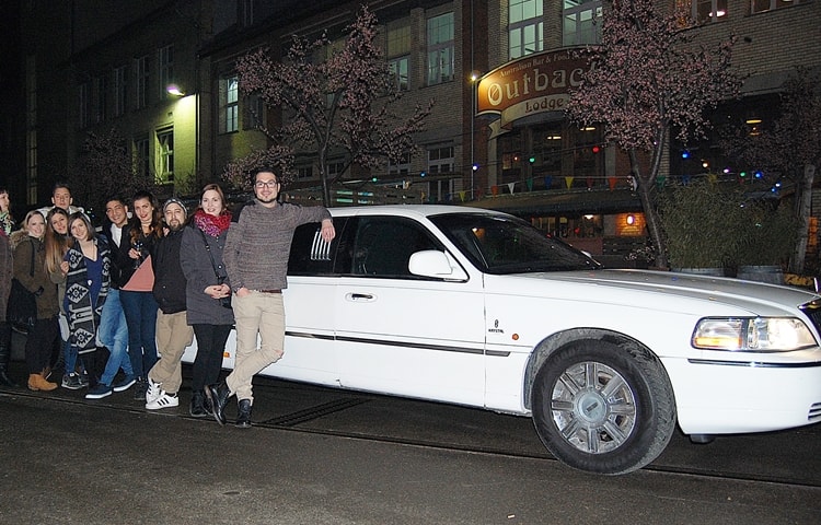 limousine-in-winti-fuer-freunde-zum-geniessen