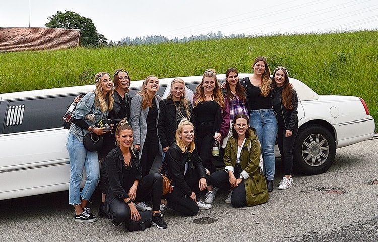 manuelas-polterabend-stretchlimousinen