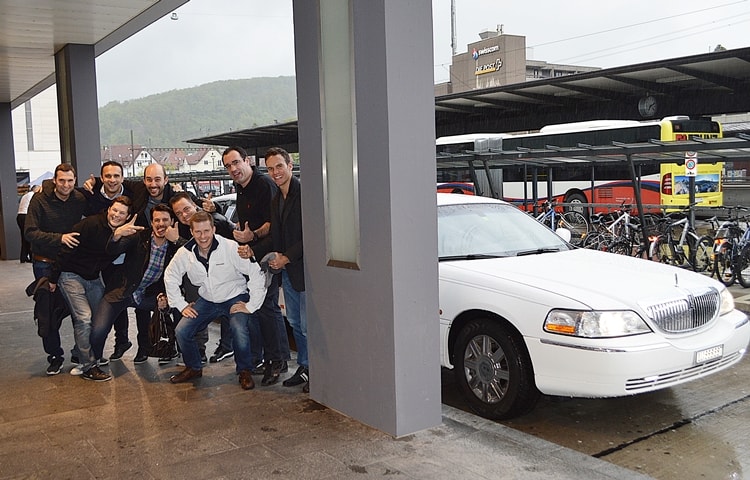 patrick-feiert-seinen-polterabend-mit-2-limousinen-min