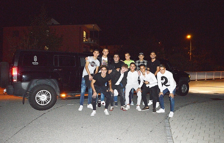 ramonas-geburtstag-limousine-in-schwyz