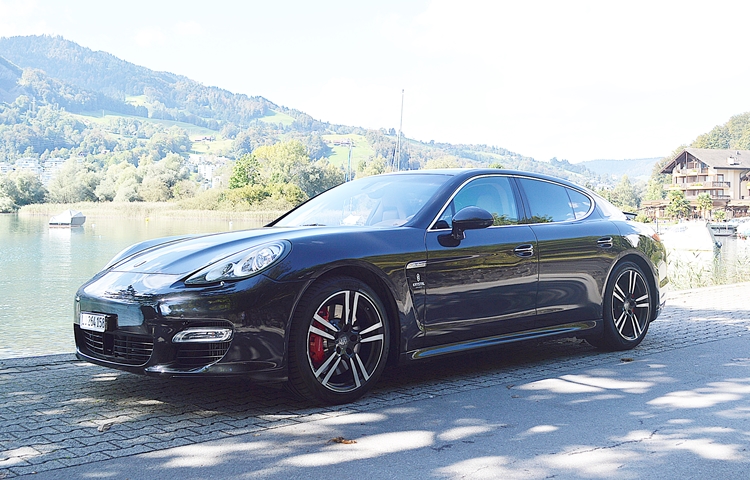 schnellste-limousine-der-schweiz-mieten