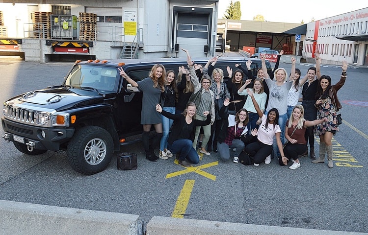teamanlass-mit-hummer-limo-in-luzern