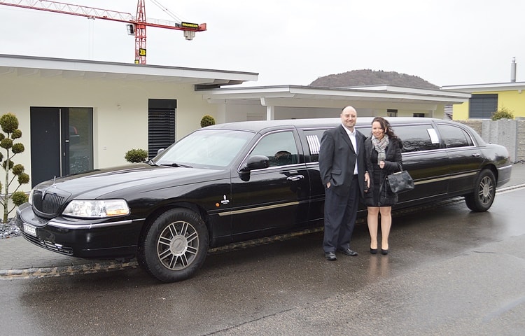 vorzueglicher-stretchlimo-service-super-tag